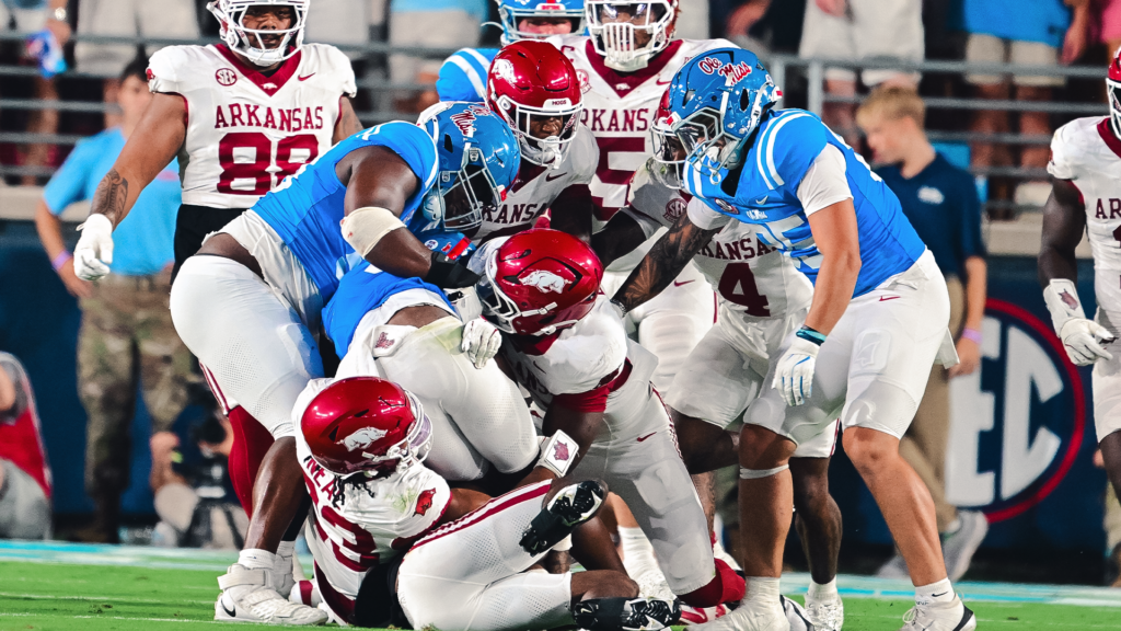 Hogs fall short to Rebs in SEC opener