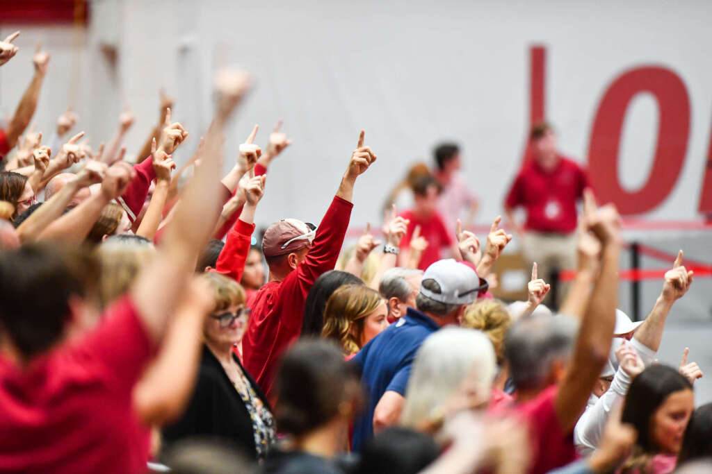 Razorbacks Open Home Slate with Wooo Pig Invite