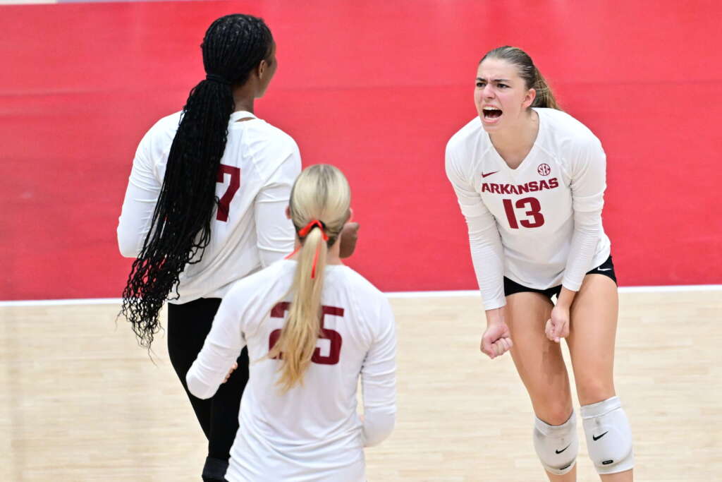 Razorbacks Begin SEC Play with Pair of Matches at Barnhill