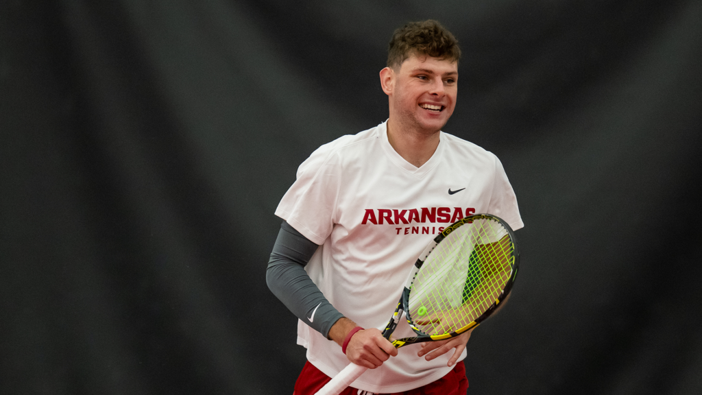 Vrba Battles to Make Main Draw, Hog Duo Wins Consolation Match