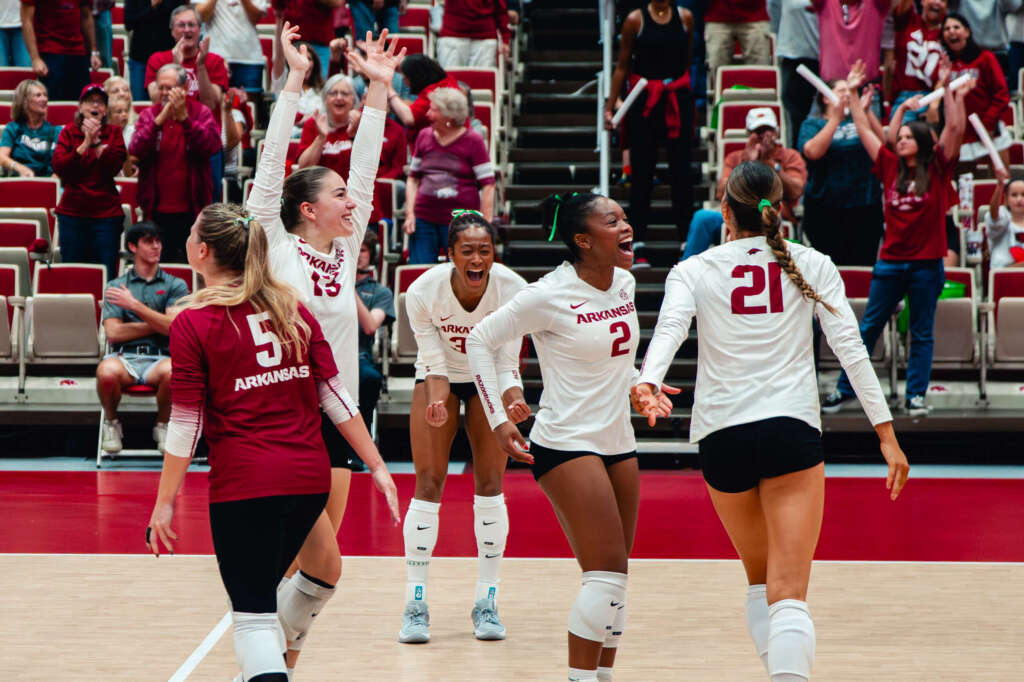 Hogs Host Gators in Sunday Matinee