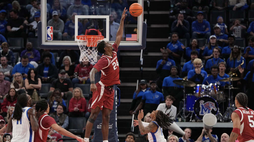 Arkansas Pulls Away at Memphis in Hoops for St. Jude Exhibition Game