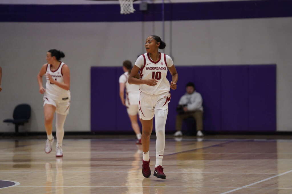 Razorbacks Go 2-0 at Music City Classic