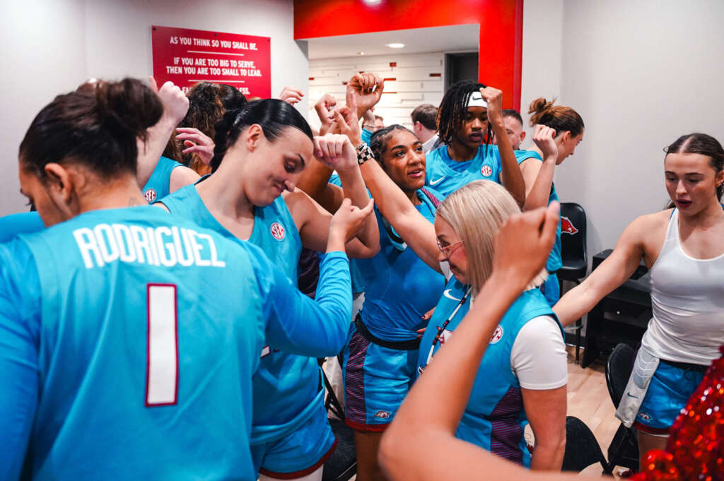 Razorbacks Dominate Little Rock, 96-57, in Fayetteville