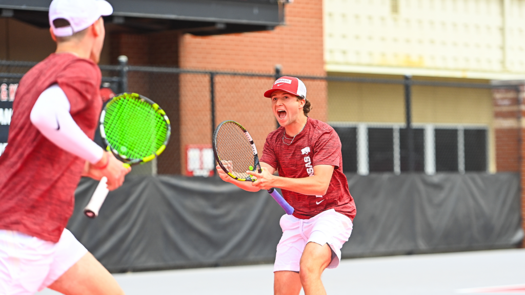 Vrba Advances, Duo Makes Quarterfinals on Day One of ITA Central Sectional Championships
