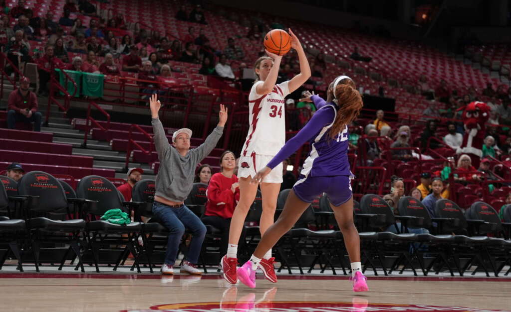Lawrence Leads Arkansas with 24 Points in Win Over SFA