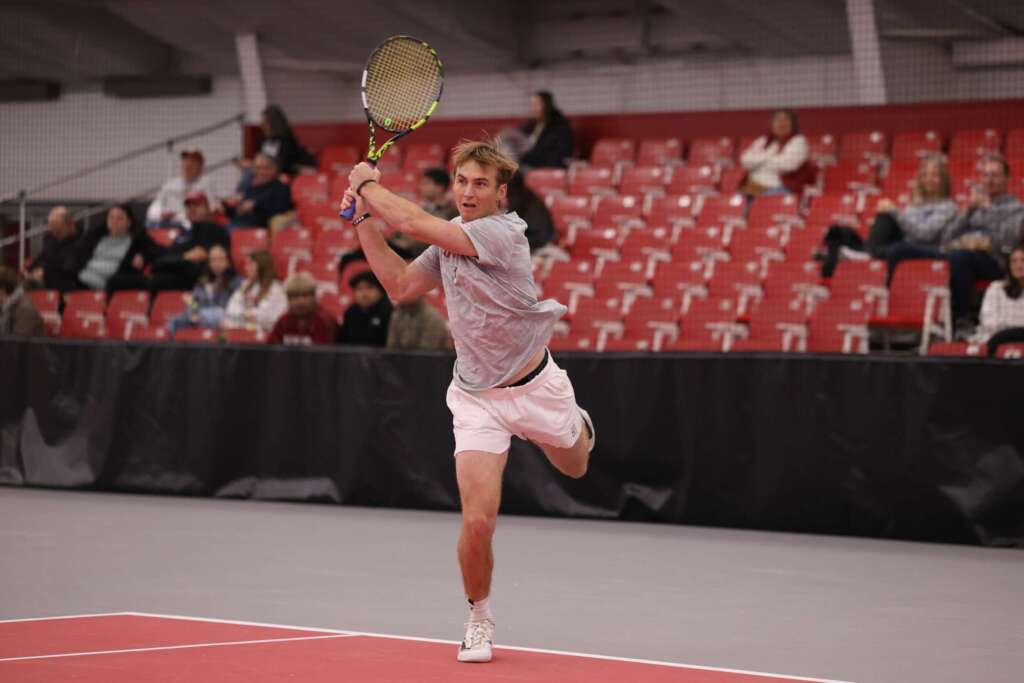 Razorbacks Suffer First Loss of Season to Bulldogs