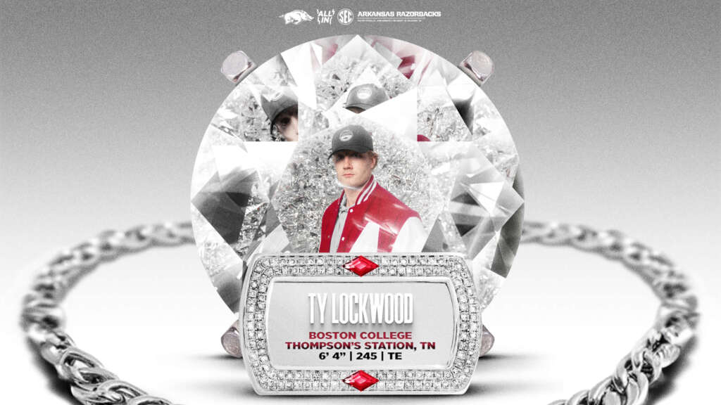 TE Ty Lockwood Inks with Hogs