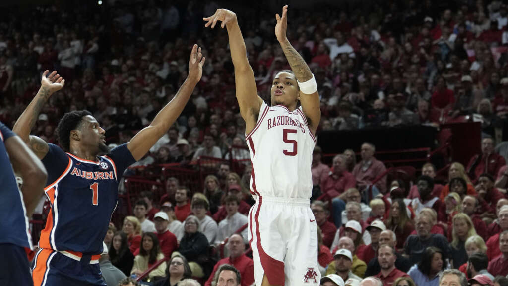 Acuff Sets SEC Record with 7th Freshman of the Week Honor; Gets 3rd Vitale Honor