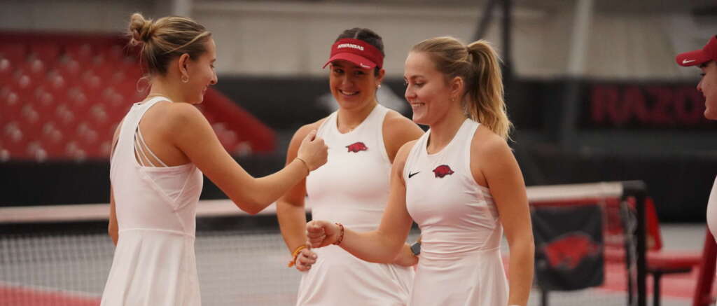 Women’s Tennis to Face Wisconsin & Kansas This Weekend