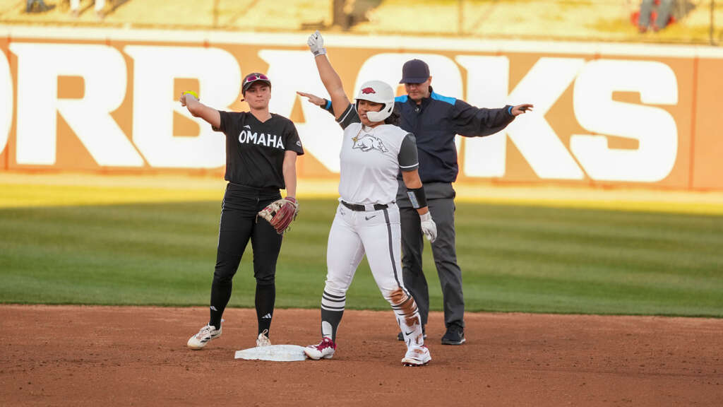 Deifel Earns 400th Career Win as No. 7/8 Arkansas Run-Rules Omaha, 10-2