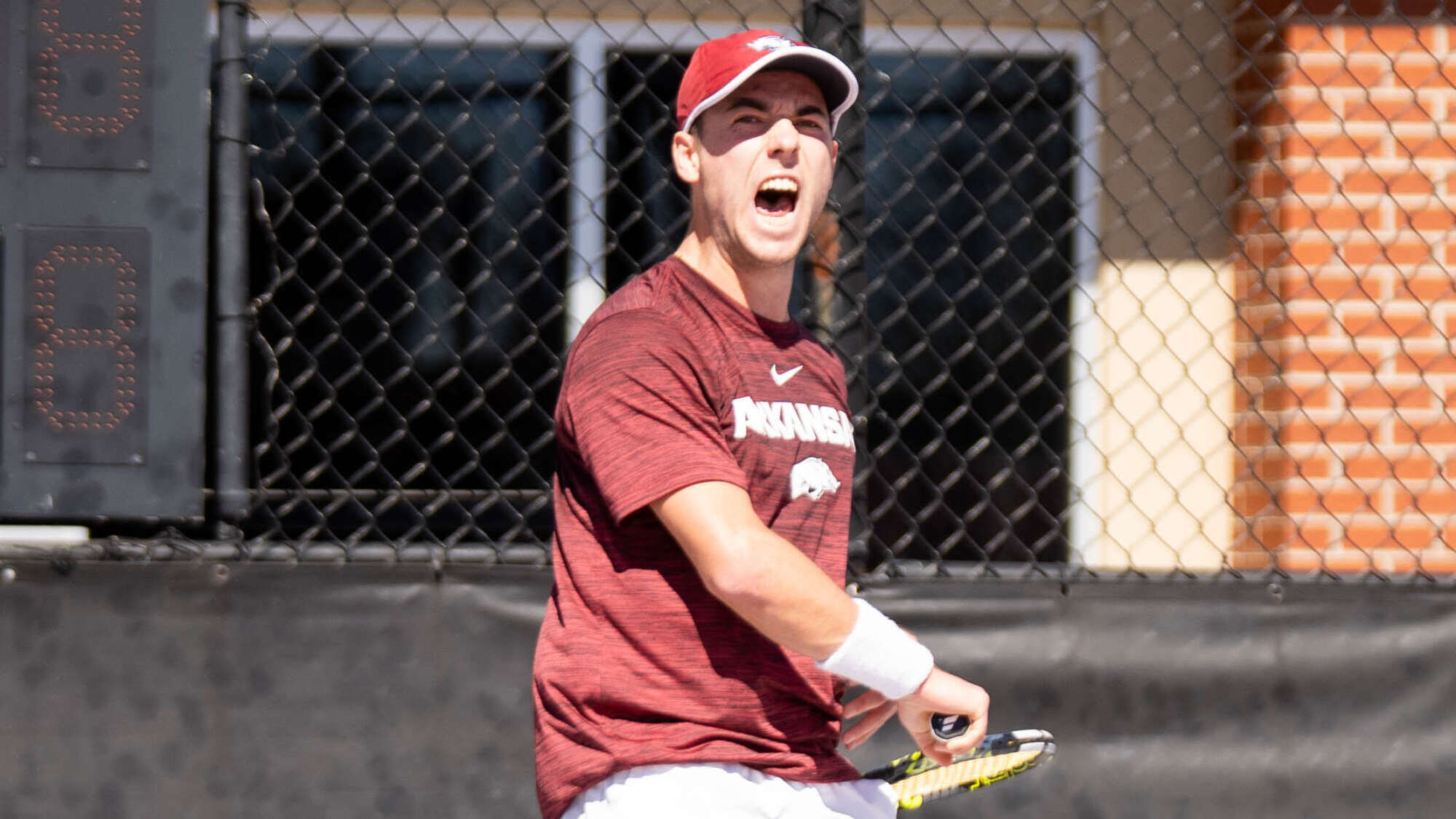 Men’s Tennis tames #14 Auburn