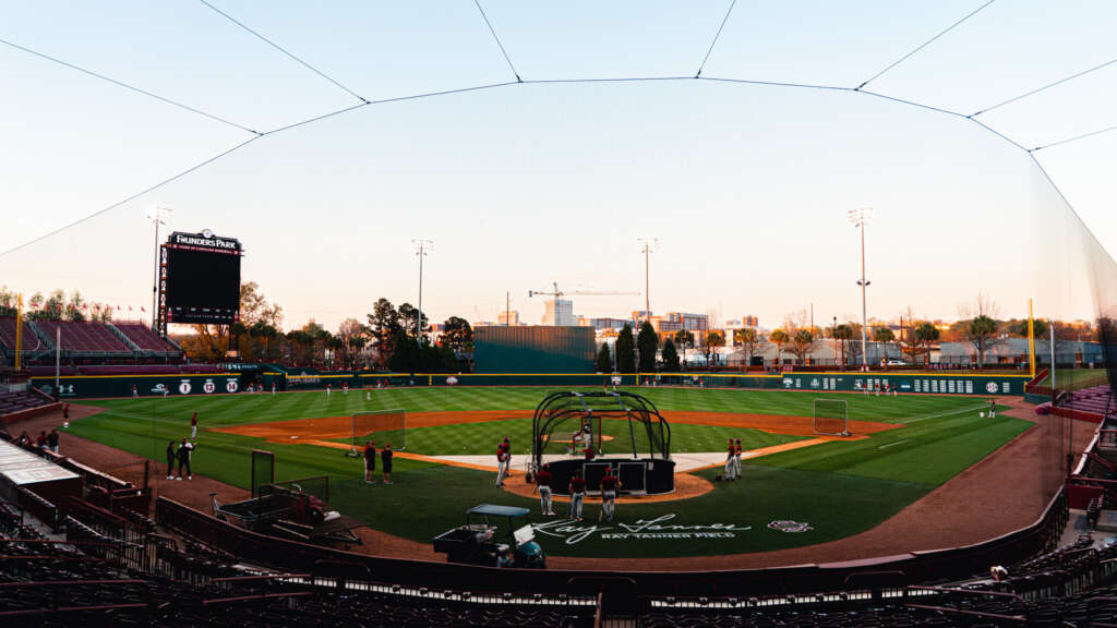 #4 Arkansas Heads to South Carolina for SEC Road Weekend Series