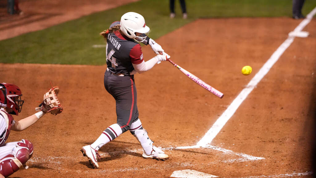 Hogs Fall to Alabama, 4-1 in Series Opener