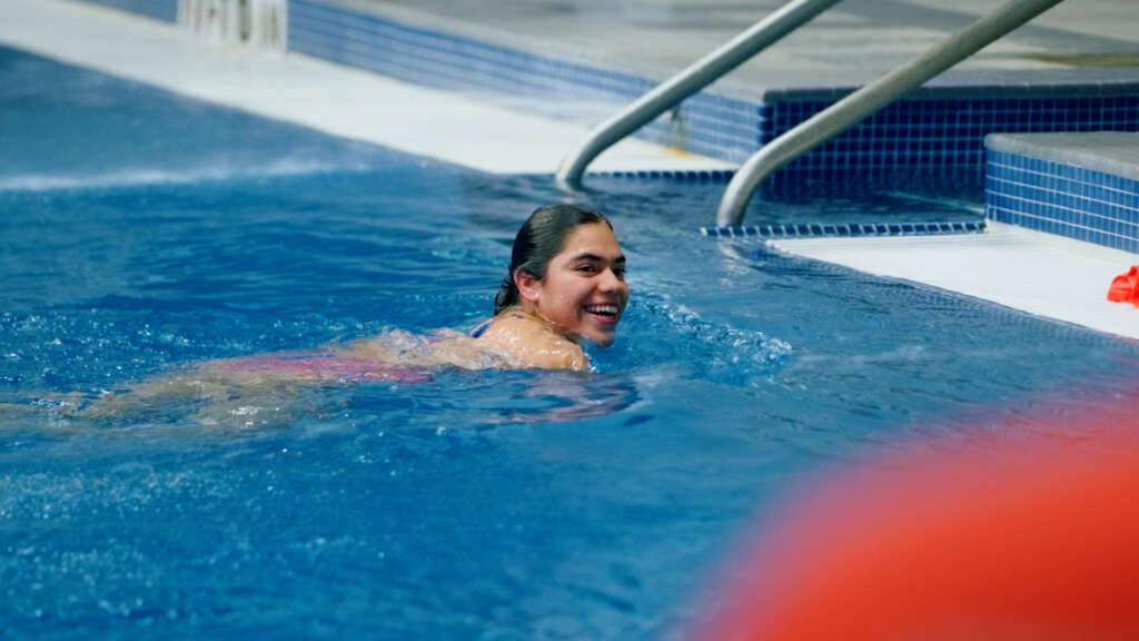 Razorbacks Finish Day One at Zone Diving, Two Punch NCAA Tickets