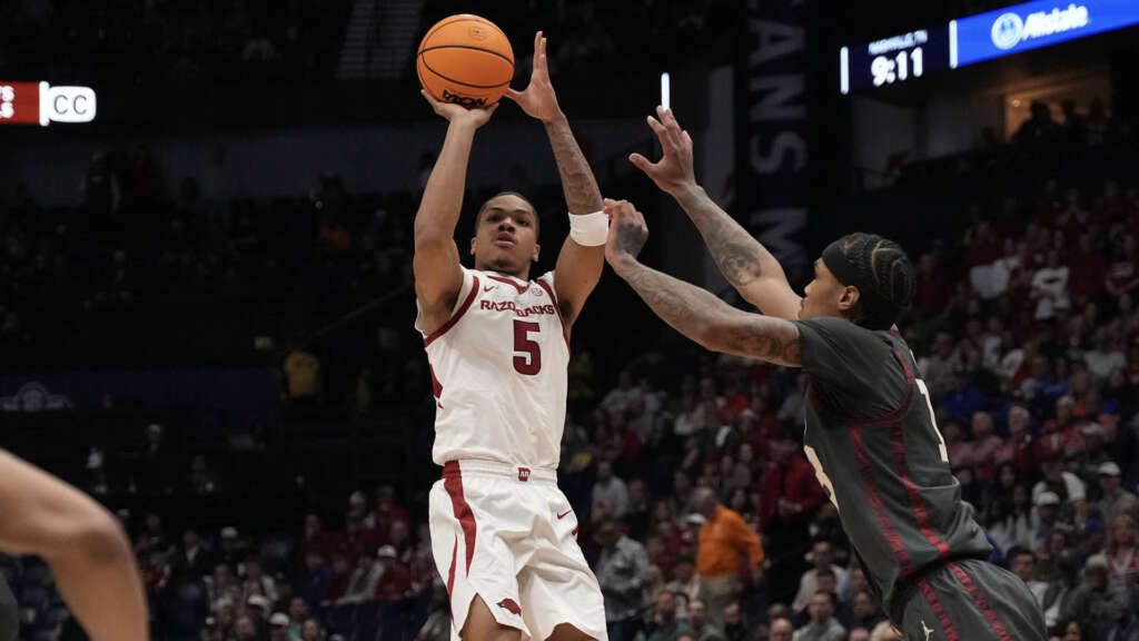 Arkansas Advances to SEC Semis, Downs Oklahoma, 82-79