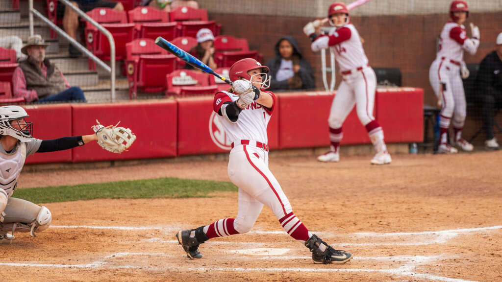 Bain Named Top 25 Finalist for NFCA Freshman of the Year