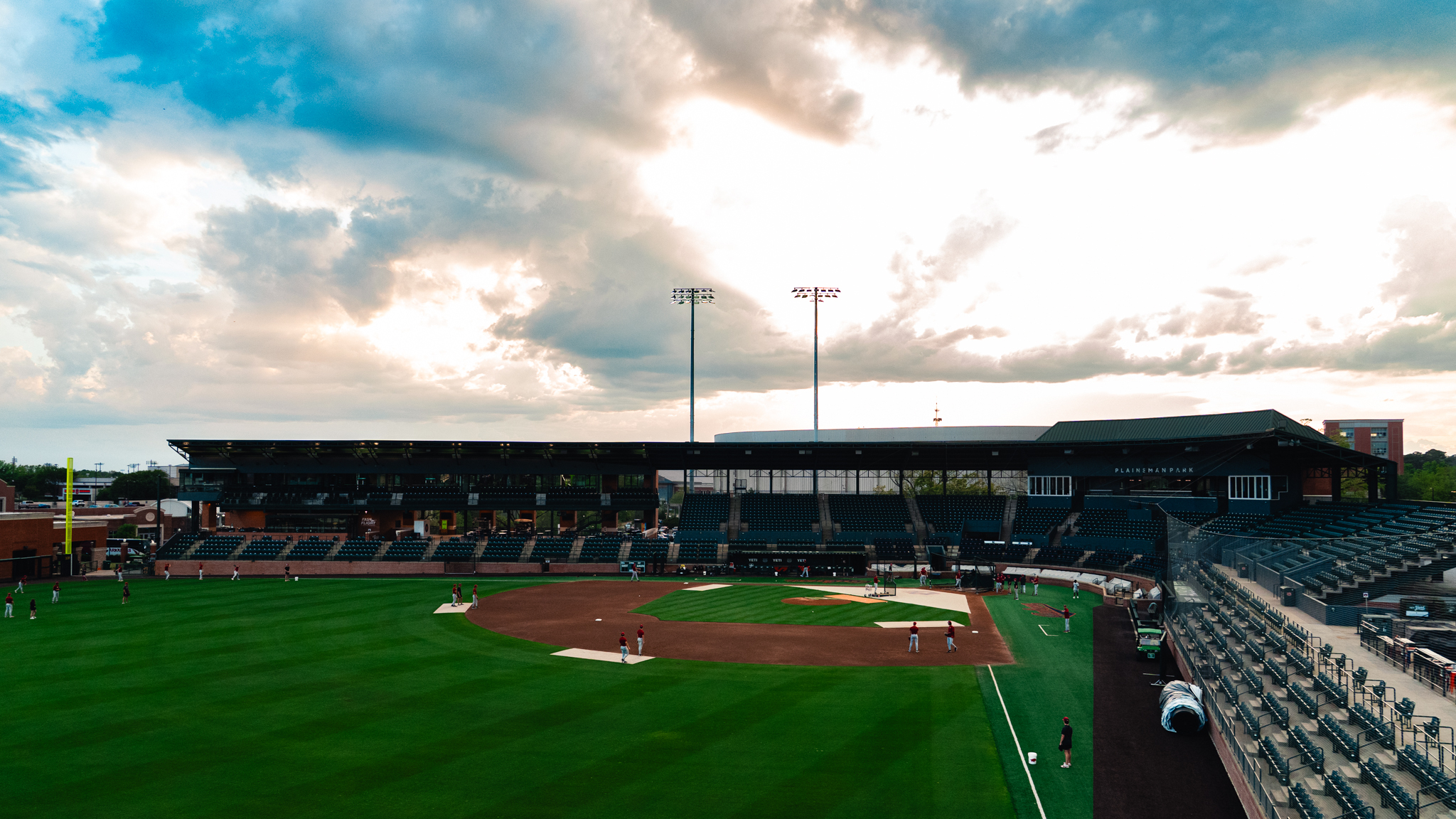 Razorbacks, Tigers Tangle on The Plains