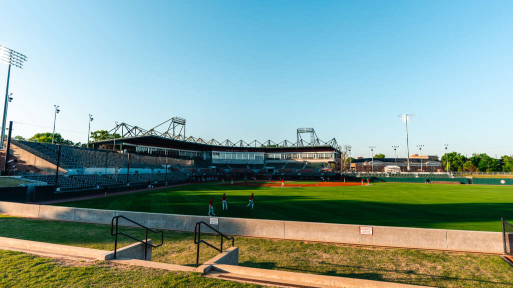 Razorbacks Back on Road to Face Crimson Tide