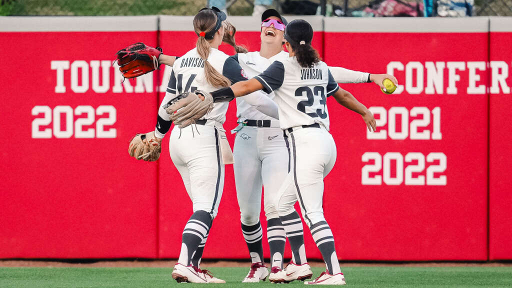 Hogs Complete Sweep of Auburn With 4-1 Series Finale Win