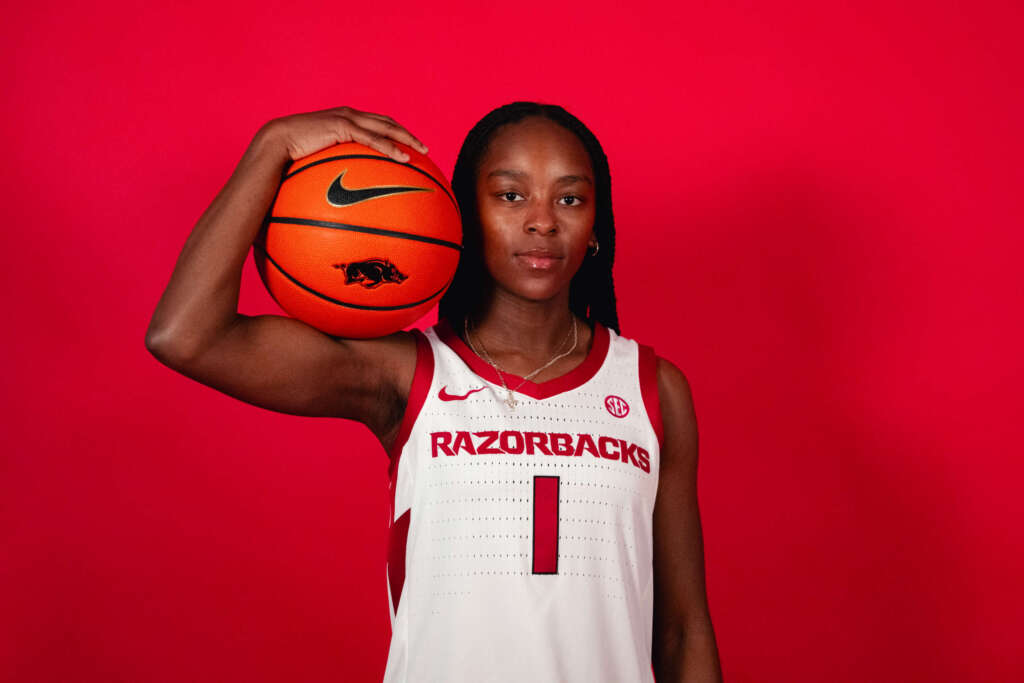 Jianna Morris Signs With Arkansas
