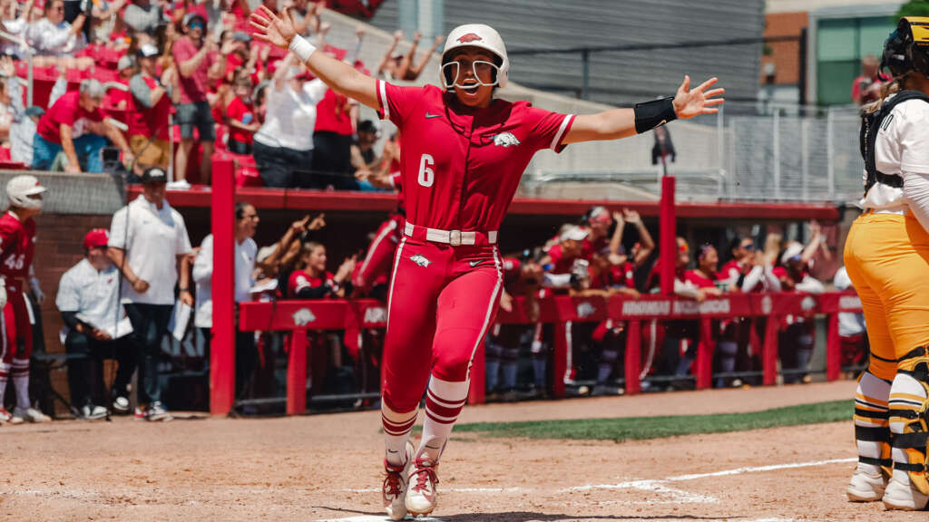 Hogs Explode Late in 9-2 Triumph Over Missouri to Earn Series Victory