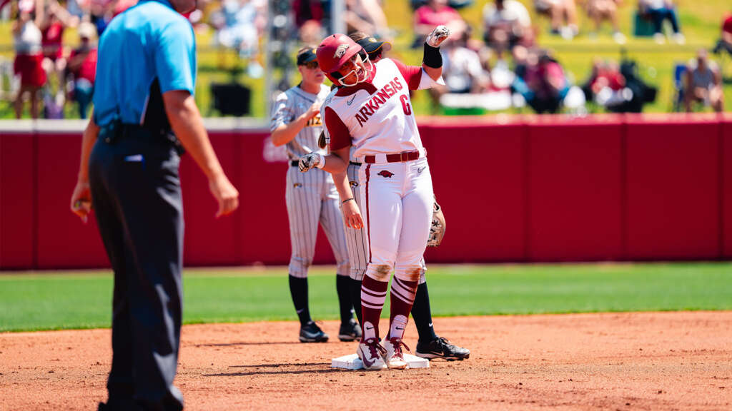 No. 7/10 Razorbacks Conclude Regular Season with Series at No. 5/7 Texas