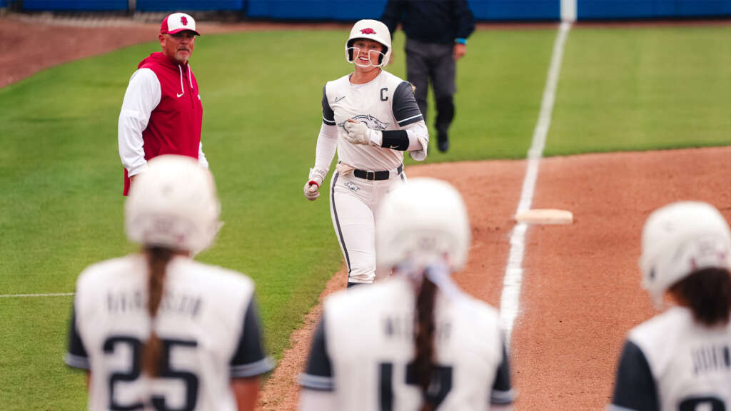 No. 6/9 Razorbacks Earn 7-2 Midweek Win at Tulsa