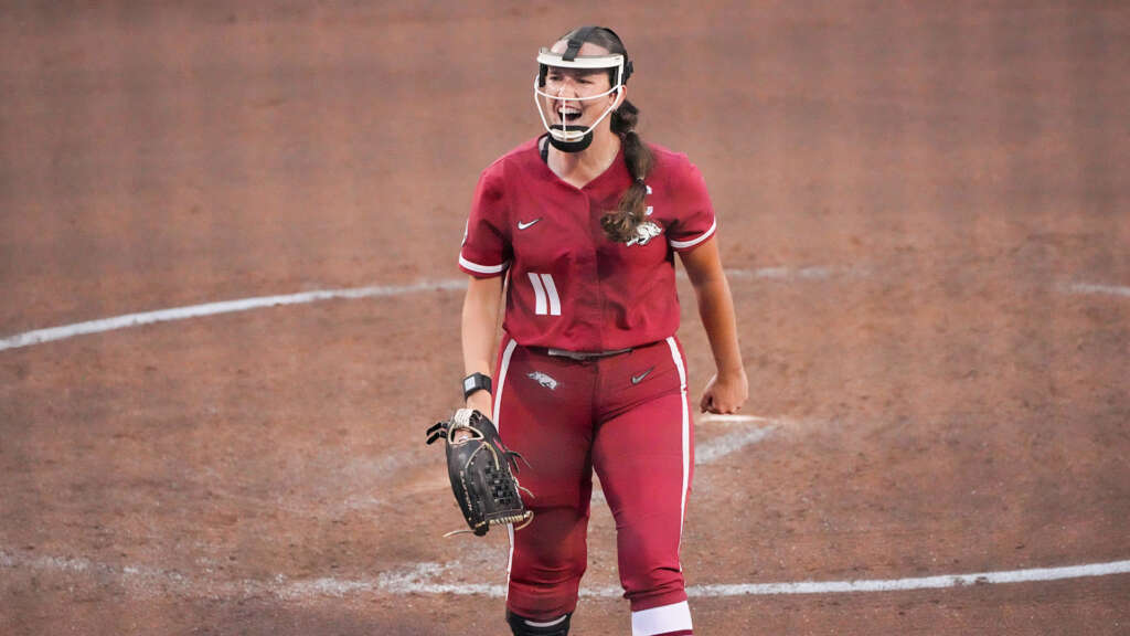 No. 7/10 Razorbacks Blank No. 5/7 Texas, 2-0 to Take Series Opener