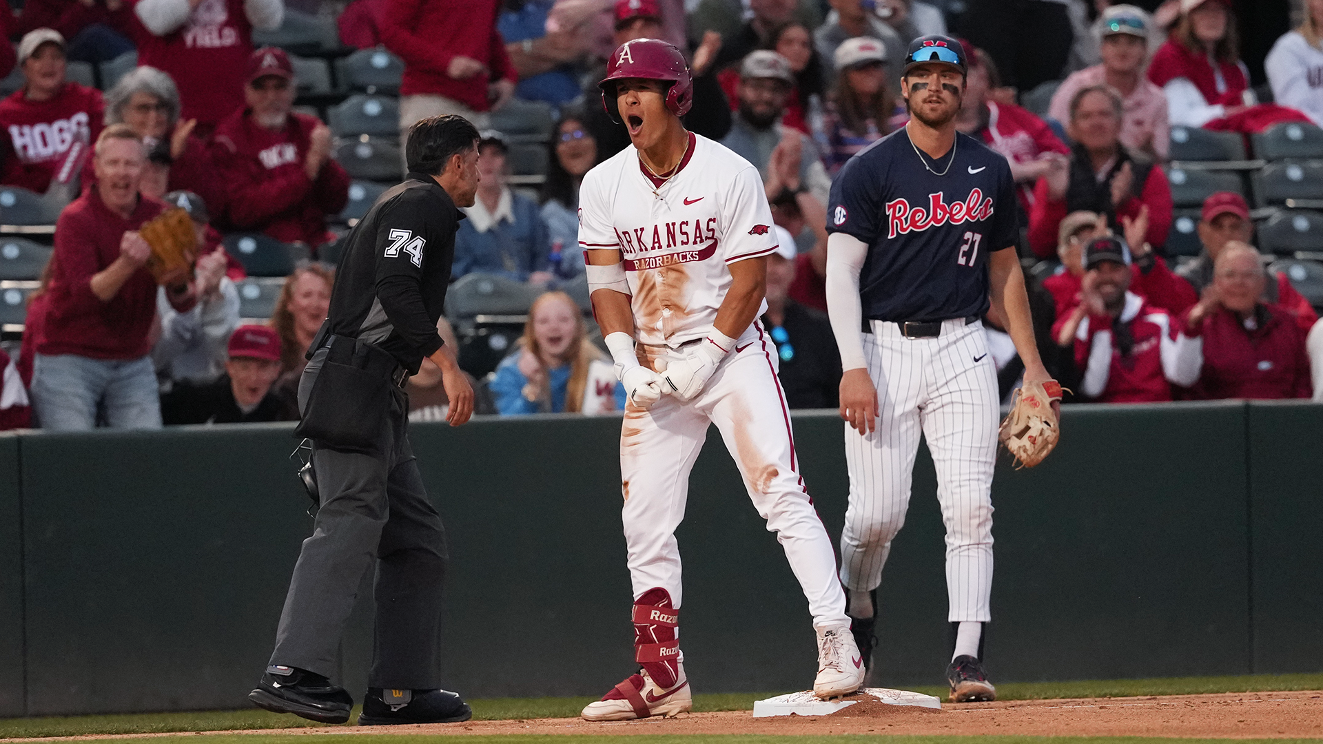 Hogs Use Homer Barrage to Beat Rebs by Run Rule