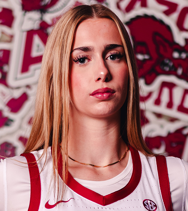 Adriana Reijnen - Women's Basketball - Arkansas Razorbacks