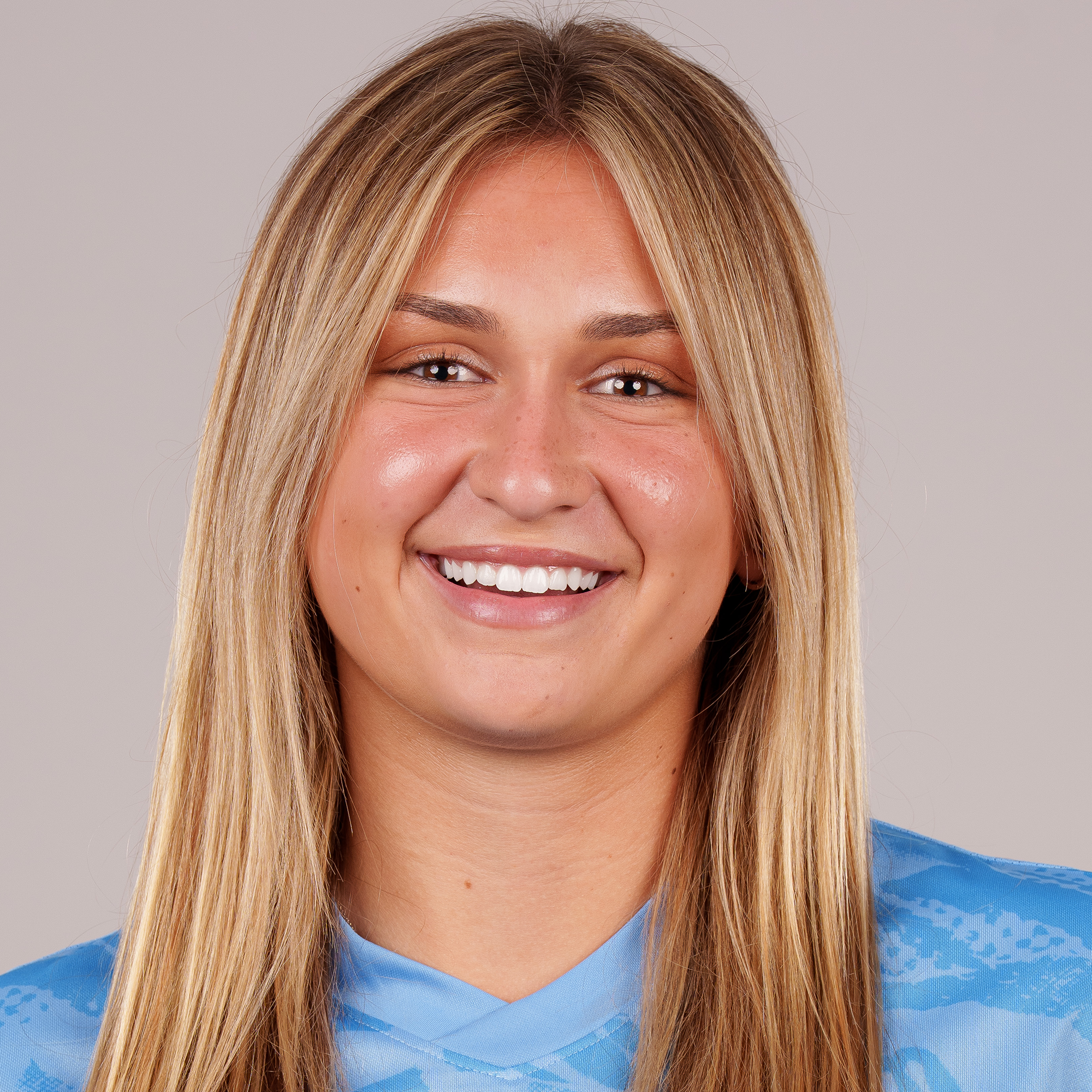Julia Ivanova - Soccer - Arkansas Razorbacks