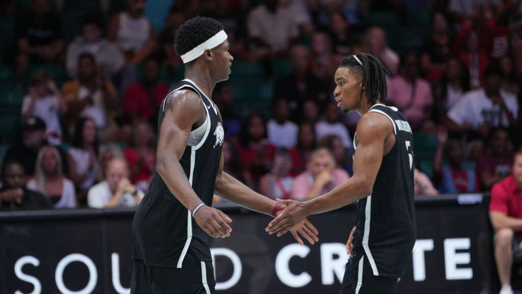 Arkansas Takes Down Reigning Canadian College Champion Carleton, 98-58