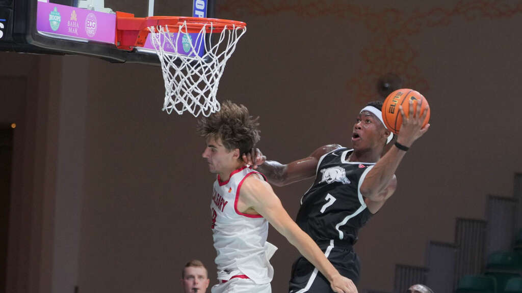 Arkansas Dominates First Half, Beats Calgary 105-48