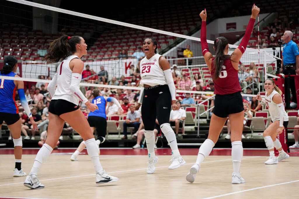 Arkansas Gets Second Straight Sweep on Saturday