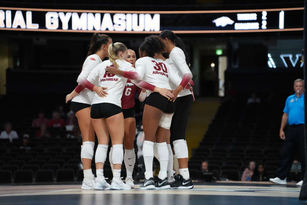 Hogs Head East for Showdown at the Net