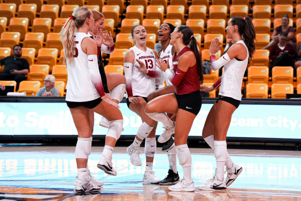 Hogs Finish Weekend with 3-1 Victory Over Bison