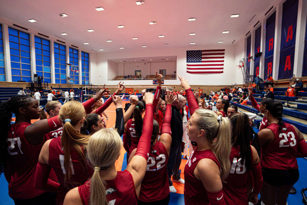PHOTOS: HOGS VOLLEYBALL @ SYRACUSE