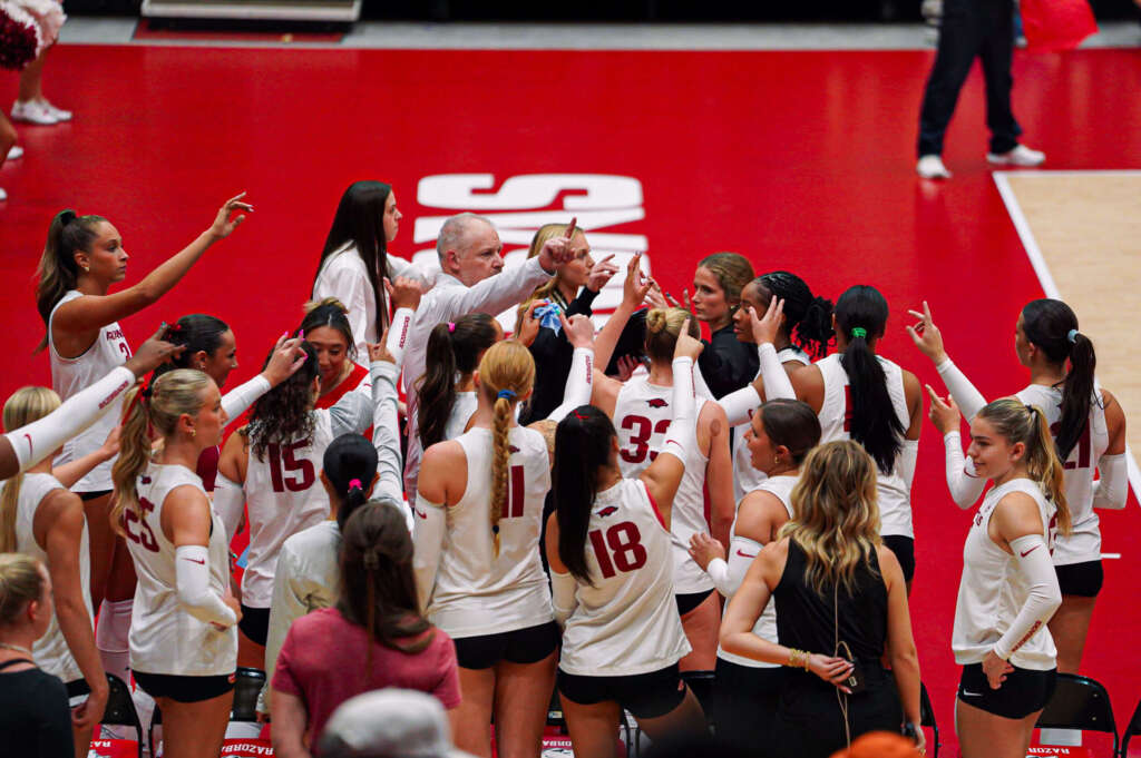 Hogs Lose to Horns in Four on Friday